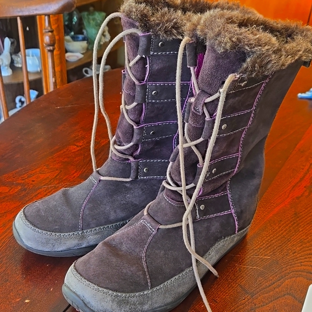 NORTHFACE Abby IV size 8 nearly new brown Fur-trimmed Winter snow Boots